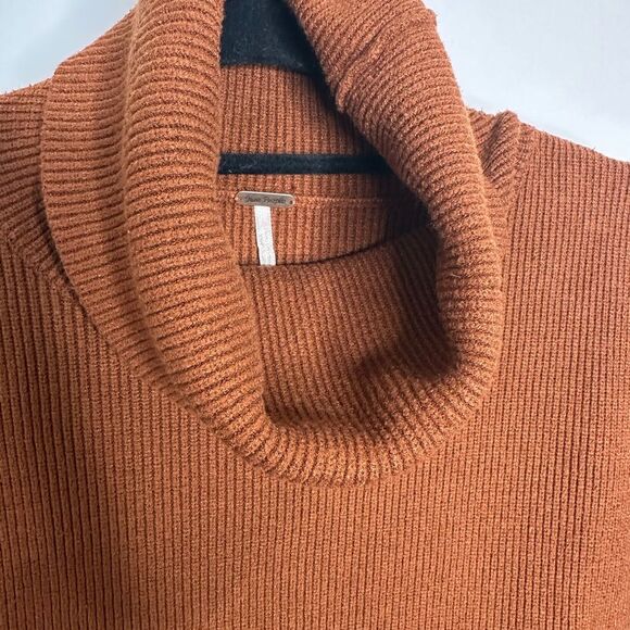 Free People Softly Structured Chestnut Turtleneck Tunic Sweater - Picture 7 of 13